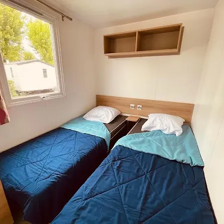 Mobil Bouginvilliers 4 *